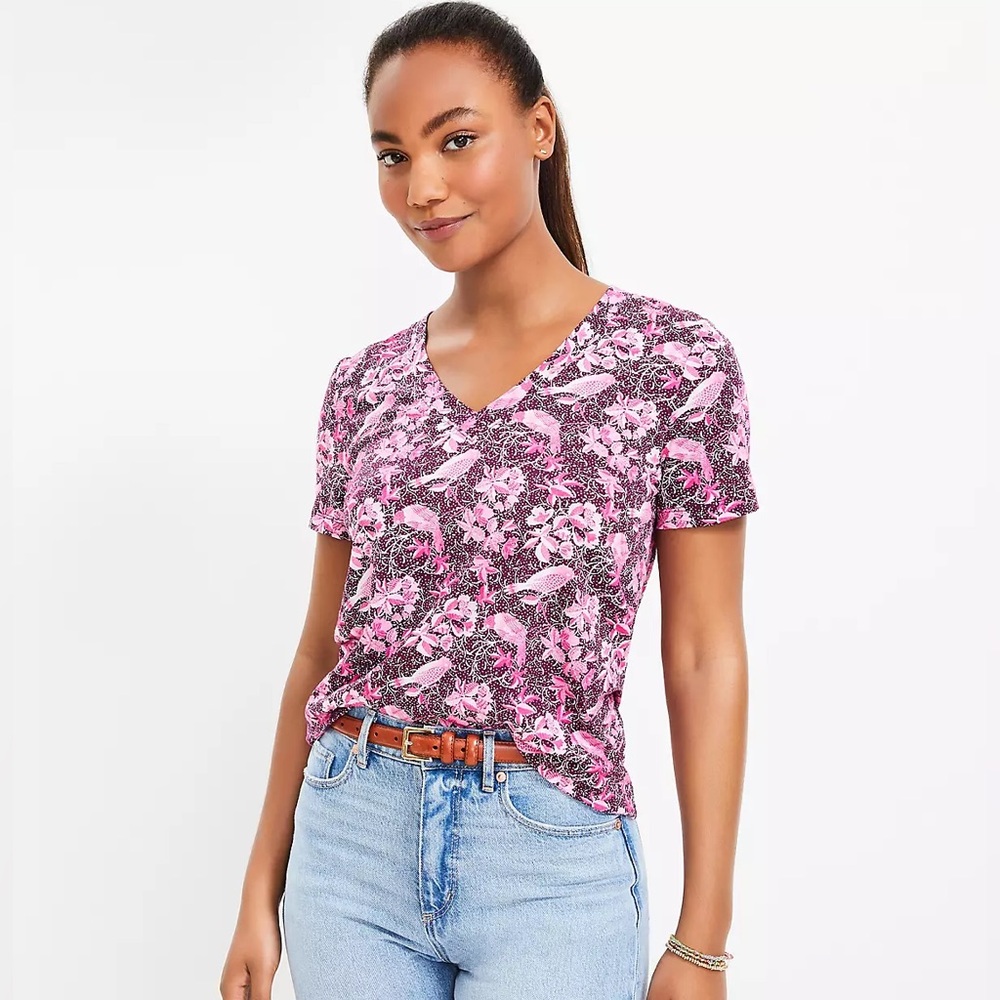 LOFT Rainforest Everyday V-Neck Tee, size medium